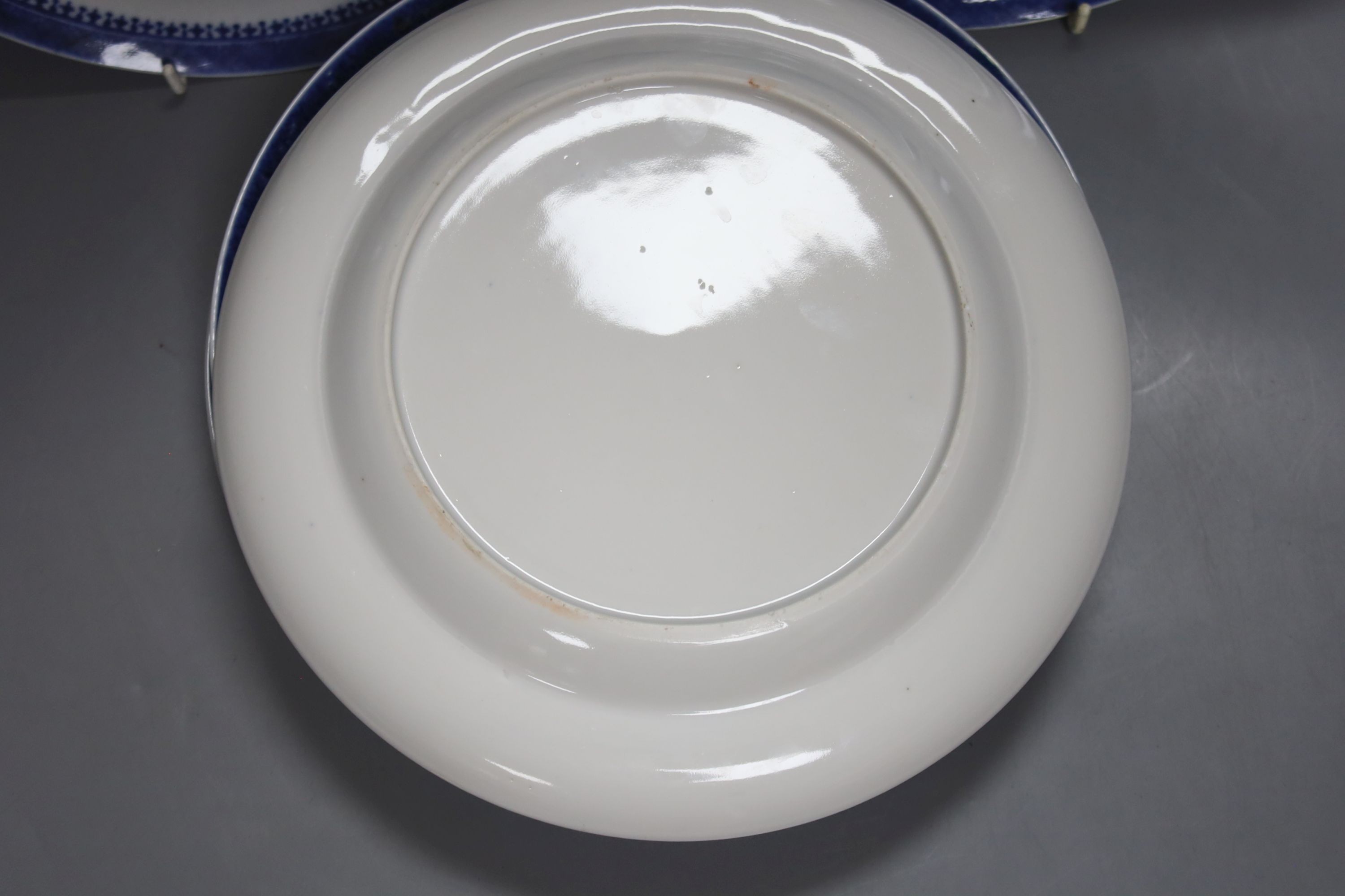 A set of seven 19th century Chinese blue and white plates, diameter 25cm